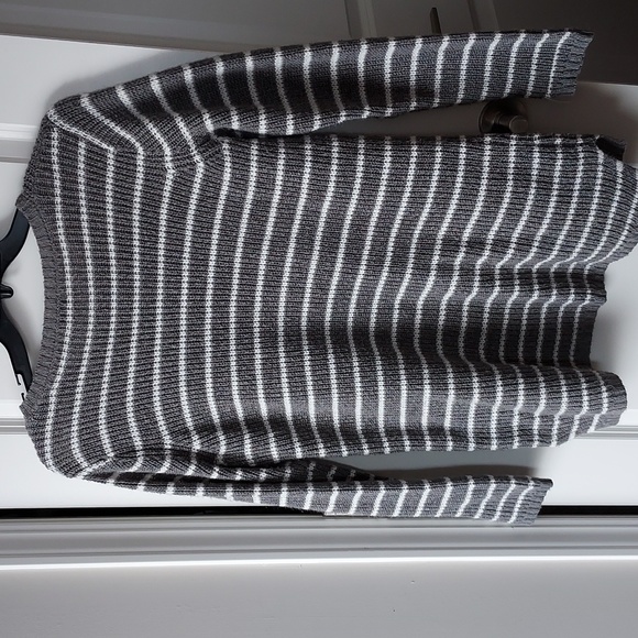 Merona long sleeve sweater grey w/white strips large - Picture 6 of 8